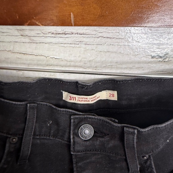 LEVI'S 311 SHAPING SKINNY black jeans size 28 - Picture 4 of 7